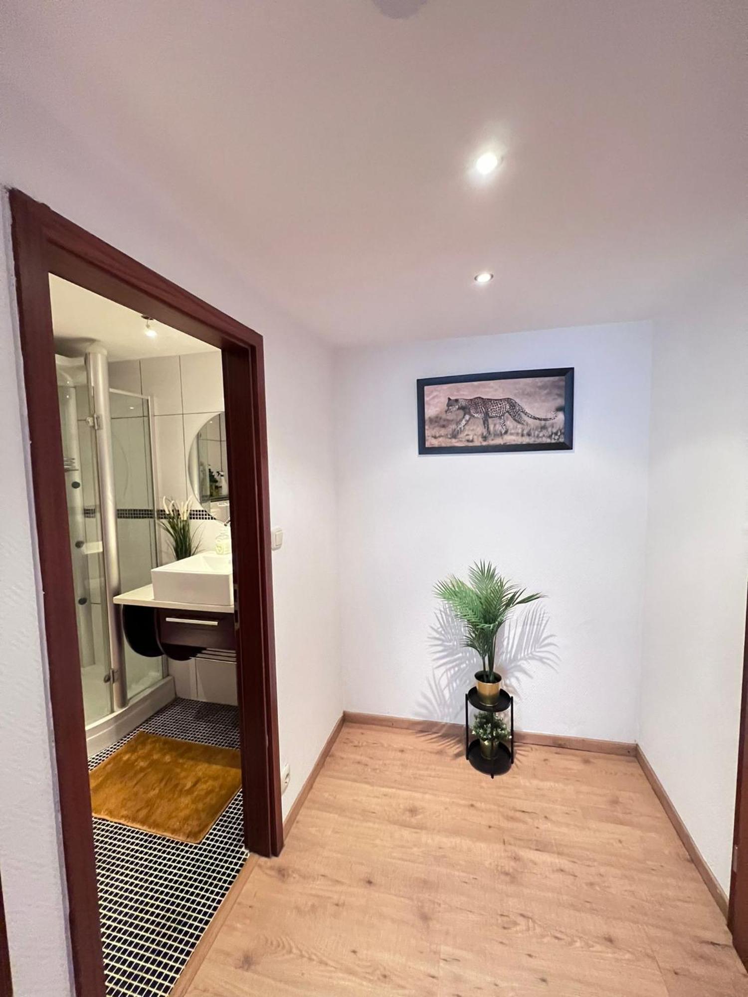 Cozy Flat Near Maastricht Heerlen Aachen Apartment Ubach-Palenberg