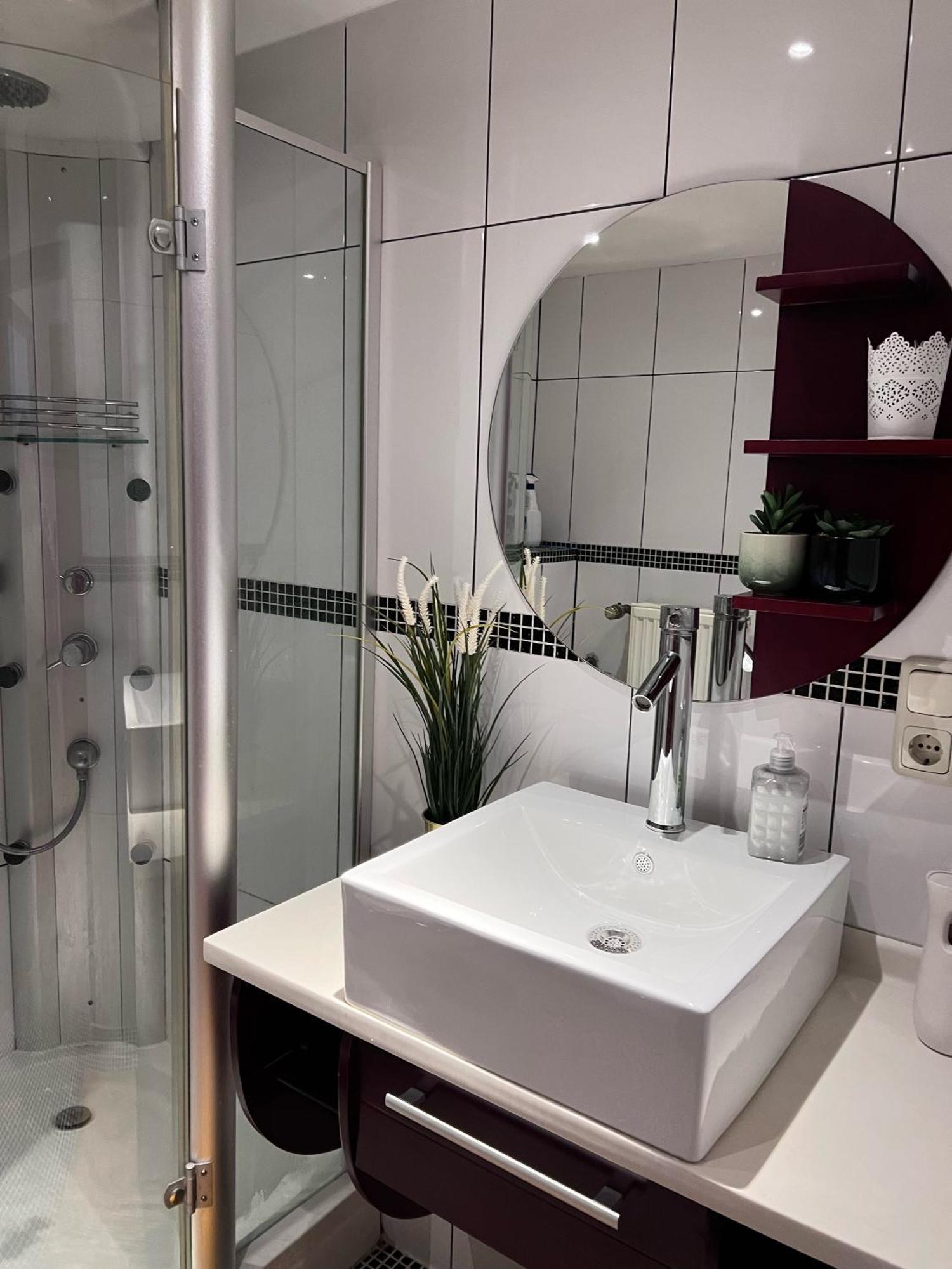 Cozy Flat Near Maastricht Heerlen Aachen Ubach-Palenberg